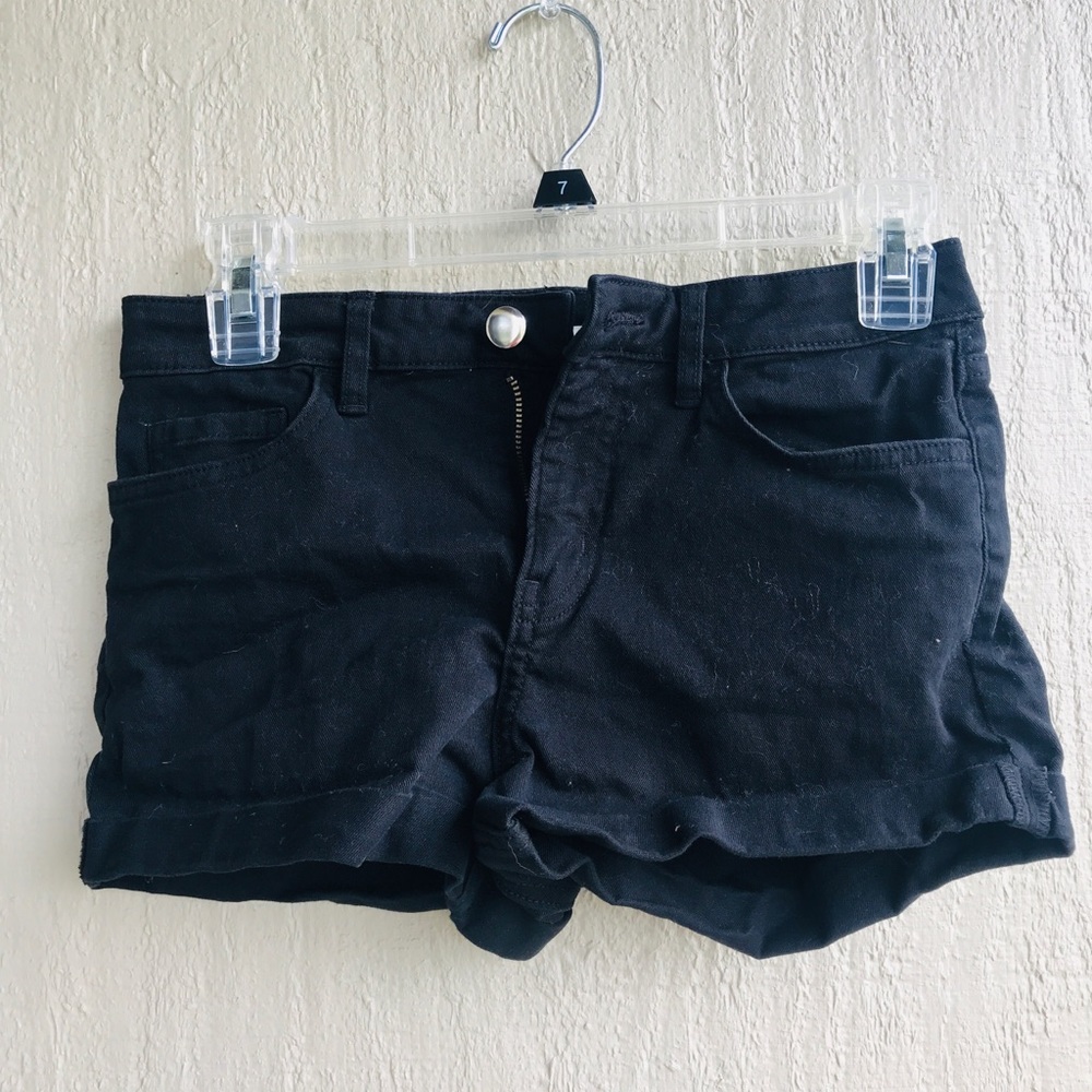 H&M Women's Black Short Shorts Size 4